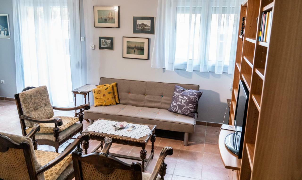 Next To The Sea - Apartment Агия Триас Екстериор снимка